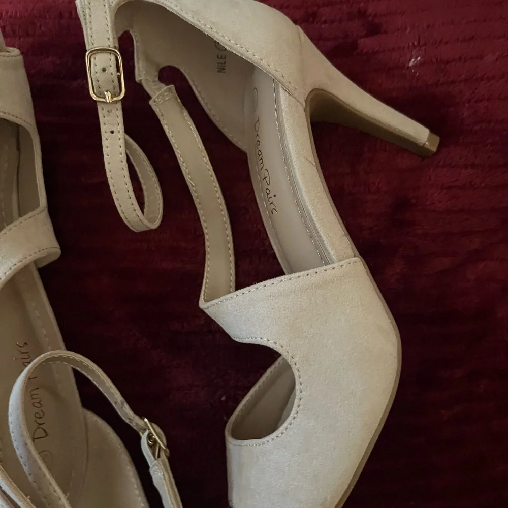 Dream Pairs Women's Tan Heels- Hardly Used still in good condition.
